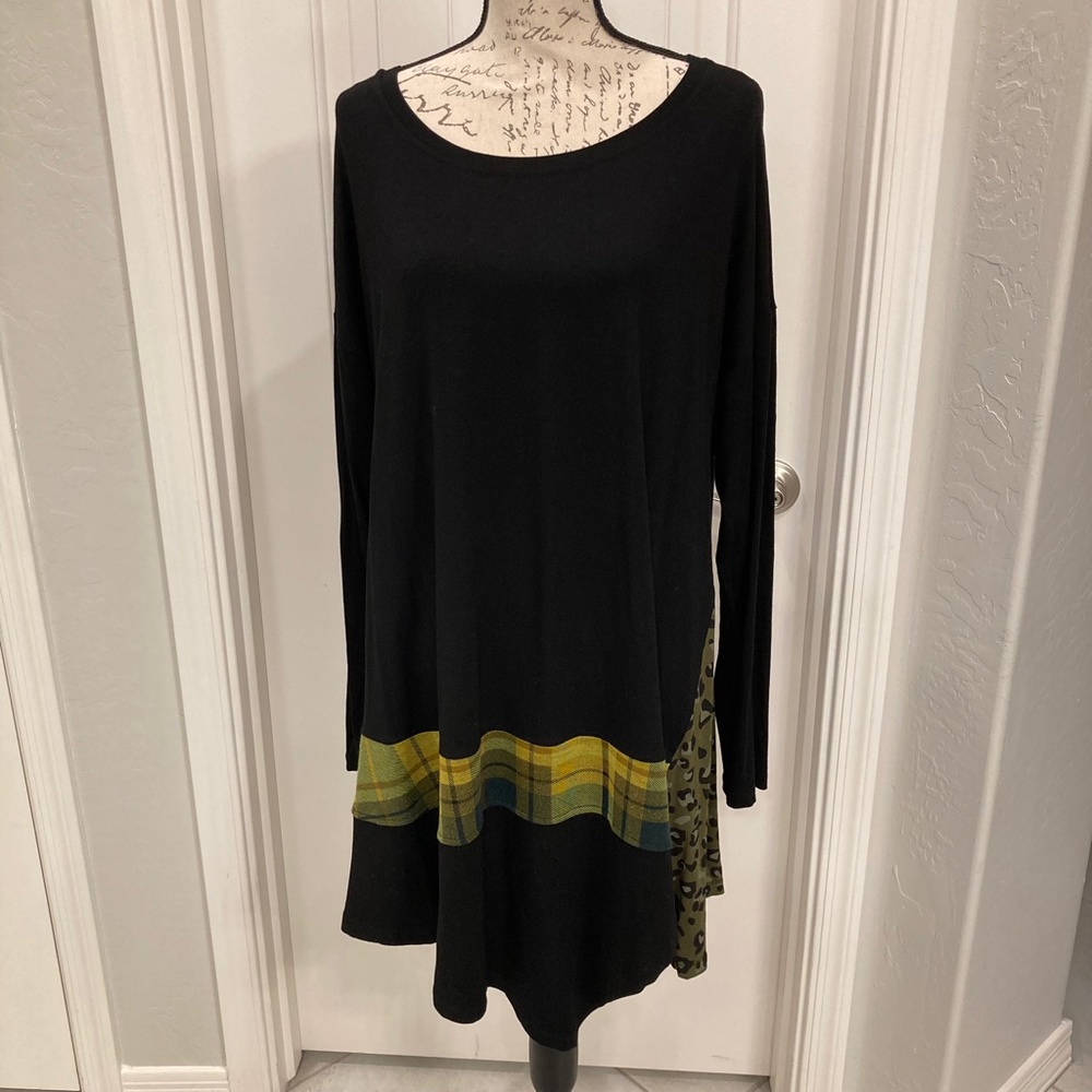 Alembika XL Size 18-20 Long Sleeve Swing Tunic Black with Green Trim